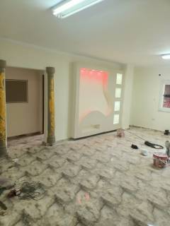 مكتب ايجاار فى شيراتون المطار الدور أرضى خلفى 150م