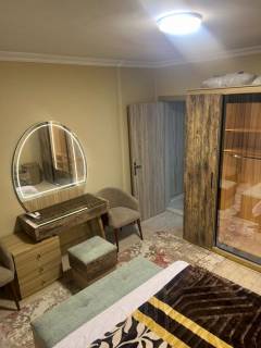 شقه مفروشه للايجار جنب جنينه مول وبجوار المدرسة