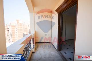 شقة 4 غرف نوم للبيع بالإسكندرية