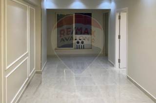 شقة 3 غرف للبيع بأرقي منطقة في سابا باشا