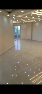 مكتب للايجار بشارع البطل الرئيسي بالدقي 3غرف 3حمام