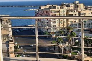 شقة مفروشة للإيجار 160 متر الازاريطة شارع سوتر الرئيسي