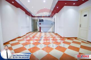 محل للايجار85 متر سيدي بشر بحري ثاني نمره من البحر