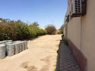 مصنع للبيع 1000م نشاط بلاستيك بمنطقه برج العرب