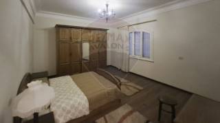 شقة للايجار 200 متر سابا باشا خطوات من البحر