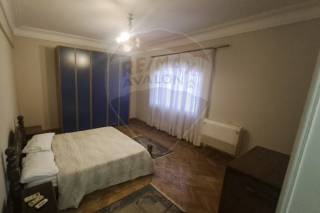 شقة للايجار 250 متر سابا باشا خطوات من البحر