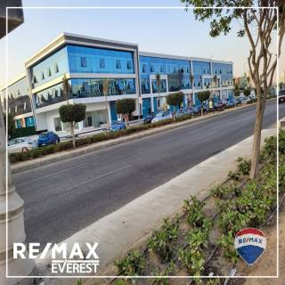 مكتب 80 متر للايجار فى مول تريفيوم بالشيخ زايد