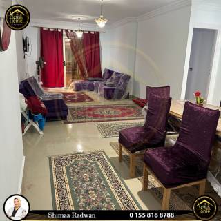 شقة مفروشة للايجار 130 متر كامب شيزار خطوات من البحر