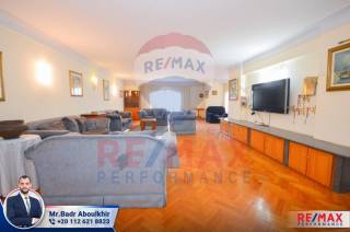 شقة 200 متر للايجار المفروش رشدي خطوات من البحر