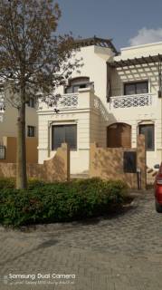 فيلا للبيع فيالتجمع الخامسكمبوند هايد بارك