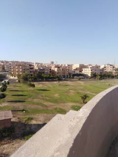 شقه روف للبيع في الحي الرابع العبور فيو جاردن