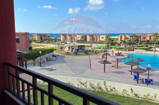 فيلا ستاند الون للبيع قرية فالنسيا الكيلو57 350م