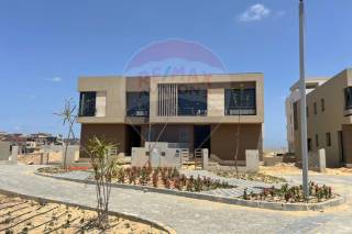 تيسيرا للبيع 242 متر كومباوند بالم هيلز الإسكندرية