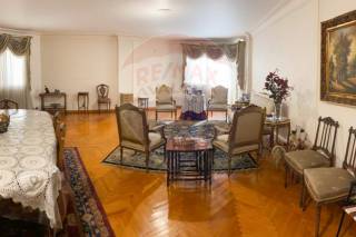 شقة للإيجار 250 متر جناكليس ش أبوقير مباشرة