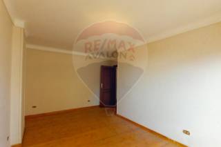 شقة للبيع 140 متر كفر عبده خطوات من ميدان سانت جيني