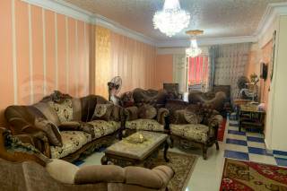 شقة للبيع 200 متر كامب شيزار ش بور سعيد