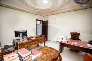 مقر اداري للبيع 110 متر محرم بك ش الرصافة