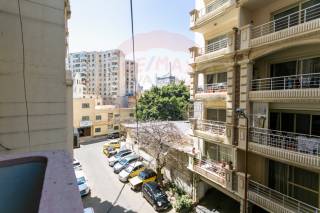 شقة للبيع 300 متر سموحة حي الفيلات