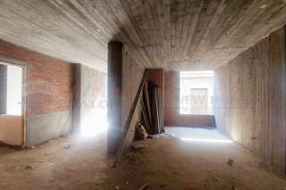 ميزان للبيع 450 متر زيزينيا امام قصر المجوهرات