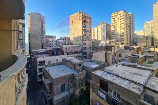 شقة للبيع 144 متر سبورتنج خطوات من البحر