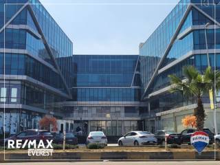 مكتبعيادة 67 متر للايجار في ريتزي مول الشيخ زايد