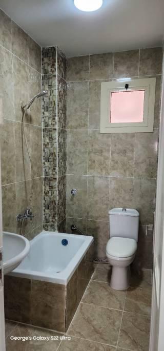 شاليه بحديقه للبيع بقرية عايدة الساحل الشمالي