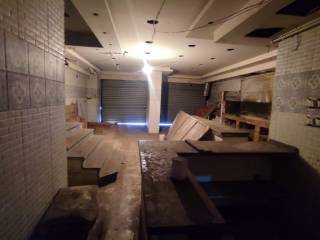 محل للايجار 200 متر كامب شيزار علي الترام مباشرة