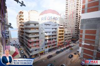 شقة للبيع 130 متر سيدي بشر خطوات من البحر