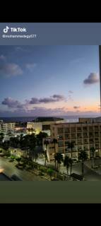 شقة فندقيه مكيفة فيو بحر للايجار محطه الرمل ازاري