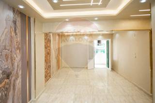 شقة 135 متر للبيع في ميامي متفرع من ش جمال عبدالناصر