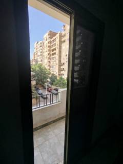 مكتب مفروش لقطة بمعني الكلمة شارع جانبي من ترسا