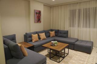 شقة مفروشة للايجار موقع مميز مكيفه بالكامل