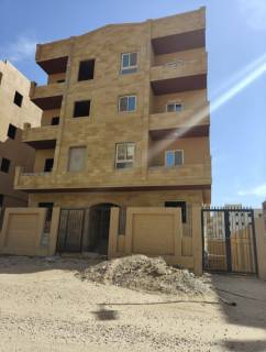 شقه للبيع قريبه من هايبر وان في الحي المتميز بدررر