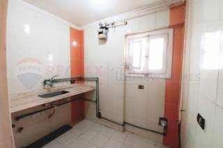 شقة للايجار 110 متر سموحة ش النصر كومباوند براند