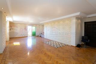 شقة للبيع 300 متر محطة الرمل علي البحر مباشرة