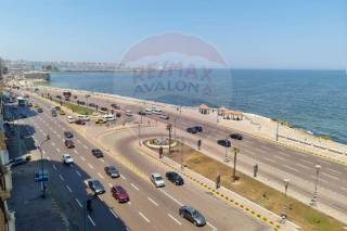 شقة للبيع 177 متر كامب شيزار علي البحر