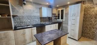 شقه للبيع الترالوكس كومباوند بيتي