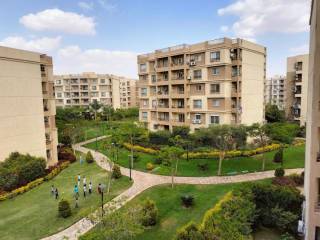 شقه ايجار مفروش في مدينتي 3 غرف امام الفودكورت