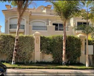 للبيع توين هاوس 300 متر استلام فورى قريب من مدينتى