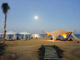 شاليه 3 غرف متشطب بالتكيفات ف اروما ف العين السخنة