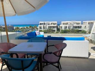 شاليه 4 غرف تشطيب كامل فى لافيستا راس الحكمة