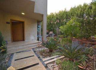 توين هاوس للبيع في قلب التجمع كمبوند هايد بارك