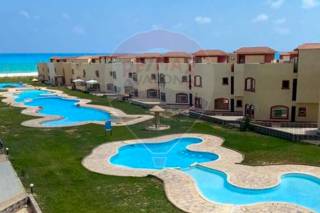 توين هاوس للبيع 240 متر في بيرلا مارينا