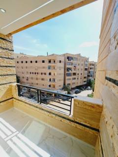 للبيع شقة واجهة بموقع استراتيجي 161 متر