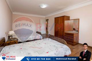 شقة قانون جديد للايجار 350 متر ستانلي