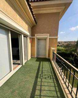 فيلا للبيع في كمبوند ستون بارك التجمع الخامس