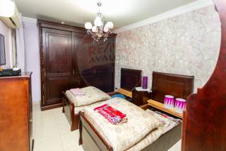 شقه للايجار المفروش 165 متر سبورتنج ش طيبة