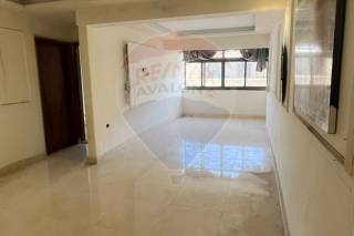 شقة للبيع 140 متر كفر عبده ش سكينة بنت الحسين