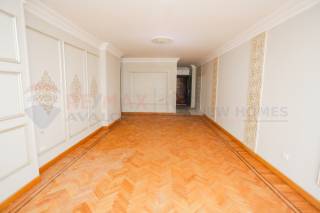 شقة للإيجار 195 متر رشدي علي الترام مباشرة