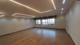 شقة للبيع في المهندسين شارع عبد المنعم رياض 270م